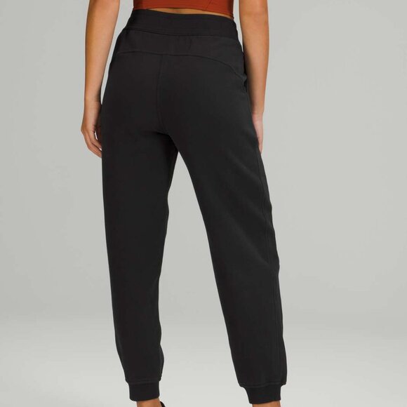 NWT Lululemon Scuba High-Rise Jogger, Sz 6, BLACK - Picture 4 of 8